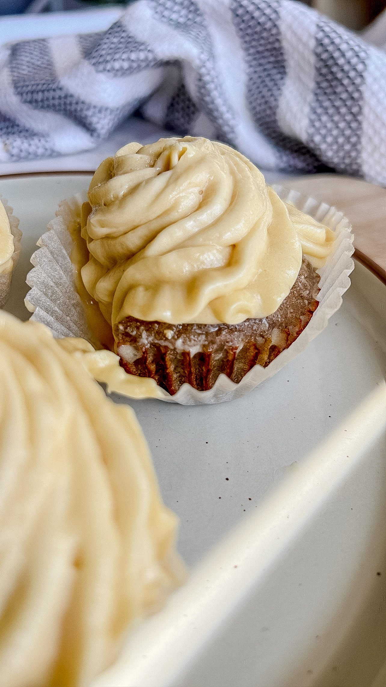 raw buttercream frosting